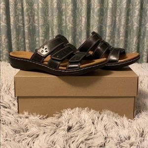 Clark's Black Leather Sandals NWT